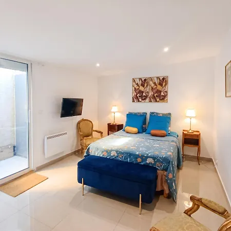 Moderne A Paray-vieille-poste, 50m², Avec Terrasse *