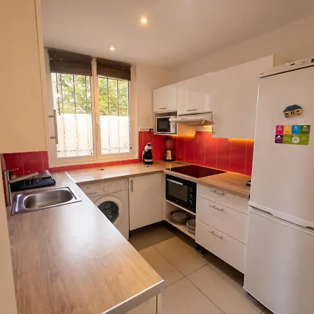 Appartement Moderne A Paray-vieille-poste, 50m², Avec Terrasse