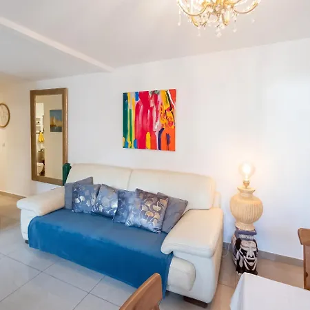 Moderne A Paray-vieille-poste, 50m², Avec Terrasse Appartement