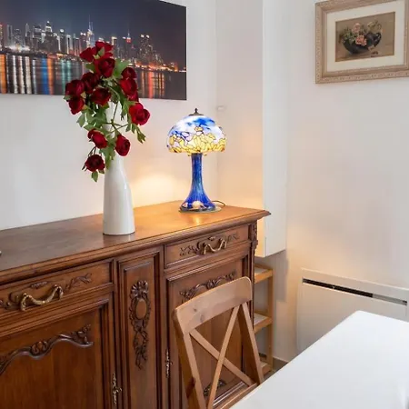 Moderne A Paray-vieille-poste, 50m², Avec Terrasse *