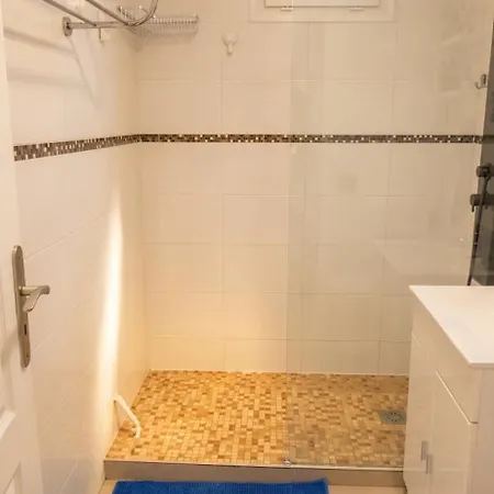 Moderne A Paray-vieille-poste, 50m², Avec Terrasse *
