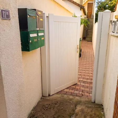 Appartement Moderne A Paray-vieille-poste, 50m², Avec Terrasse